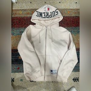 Supreme hoodie